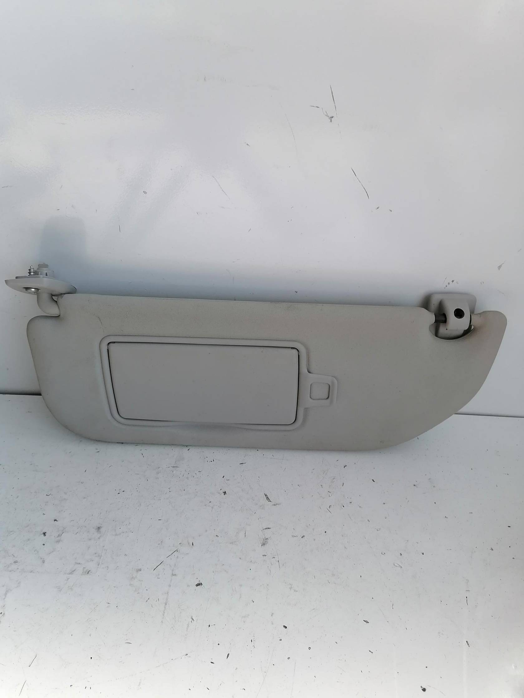 Aletta parasole parabrezza